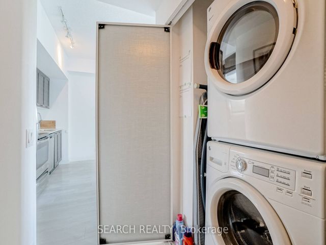 316 - 2212 Lakeshore Blvd W