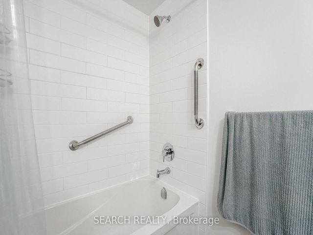 316 - 2212 Lakeshore Blvd W