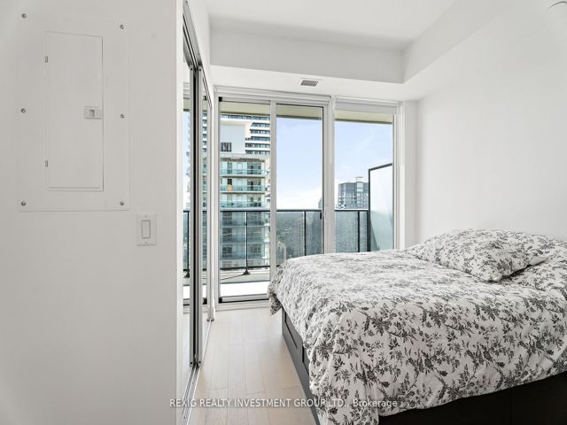 4007 - 70 Annie Craig Dr