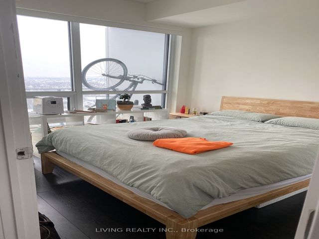 2101 - 2220 Lakeshore Blvd W