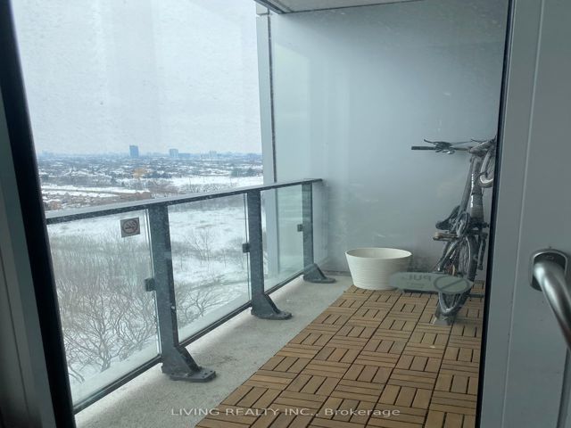 2101 - 2220 Lakeshore Blvd W