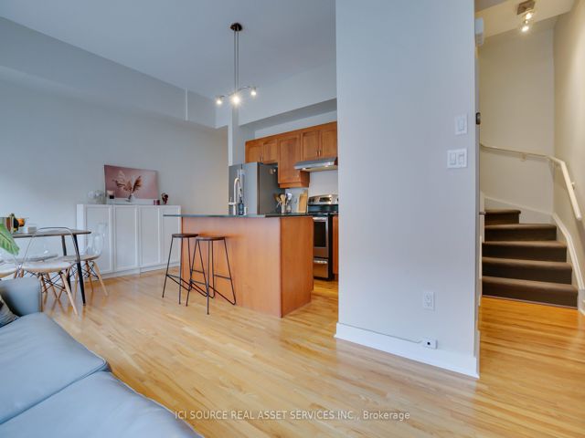 3 - 1392 Bloor St W