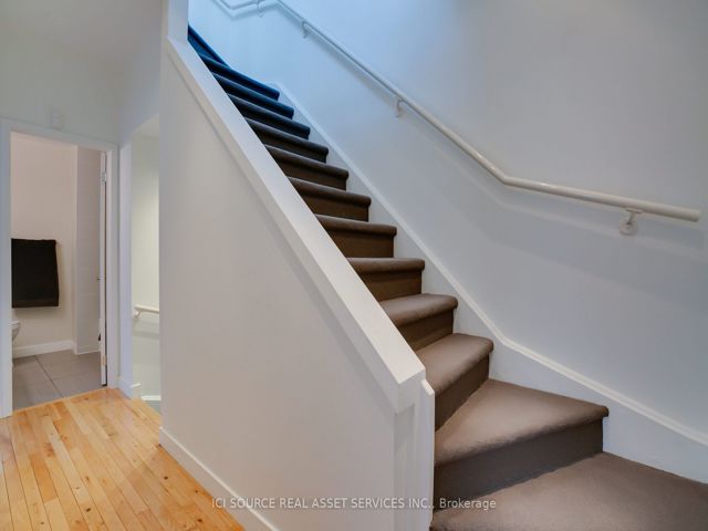 3 - 1392 Bloor St W