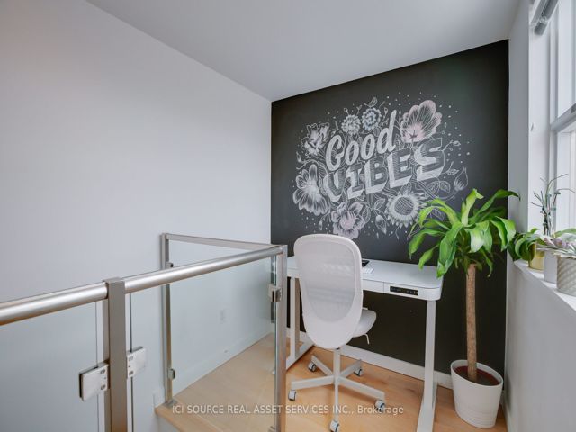 3 - 1392 Bloor St W