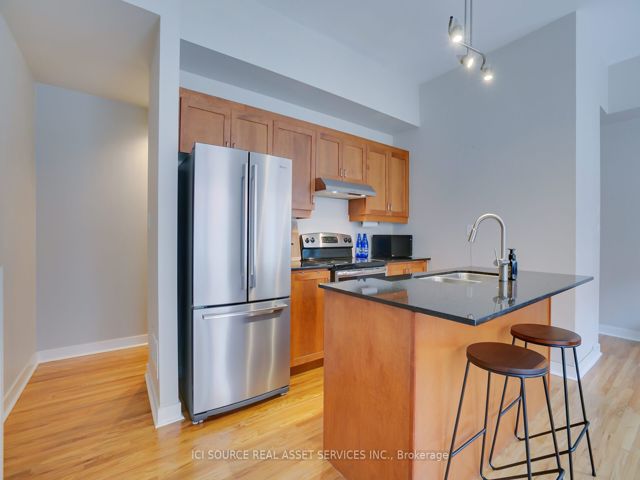 3 - 1392 Bloor St W