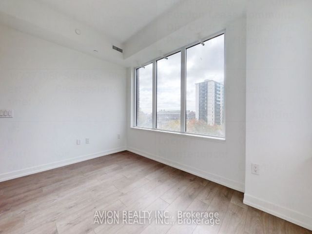 309 - 270 Dufferin St