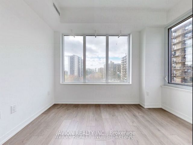 309 - 270 Dufferin St