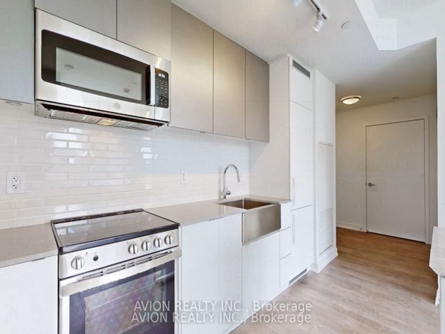 309 - 270 Dufferin St