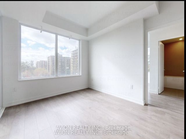 309 - 270 Dufferin St