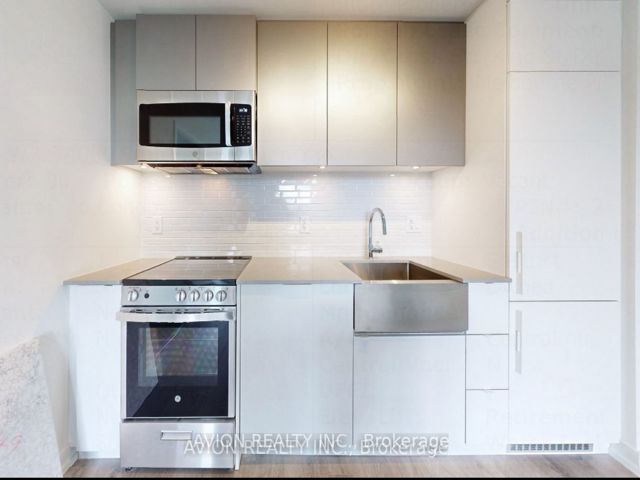 309 - 270 Dufferin St