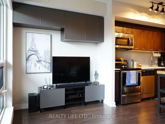 310 - 2220 Lake Shore Blvd W