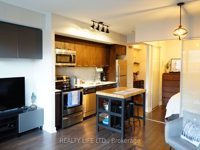 310 - 2220 Lake Shore Blvd W