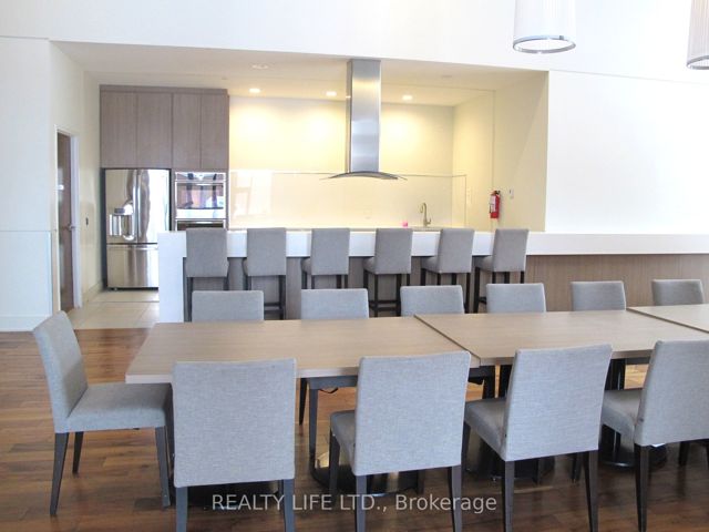 310 - 2220 Lake Shore Blvd W