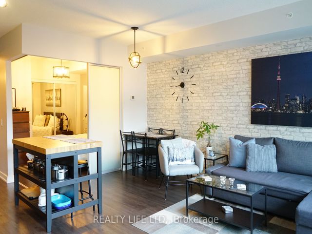310 - 2220 Lake Shore Blvd W