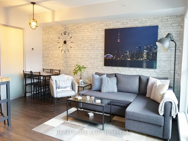 310 - 2220 Lake Shore Blvd W