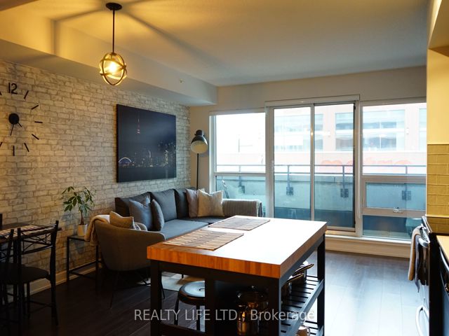 310 - 2220 Lake Shore Blvd W