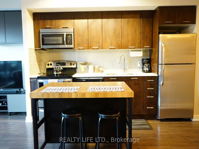 310 - 2220 Lake Shore Blvd W