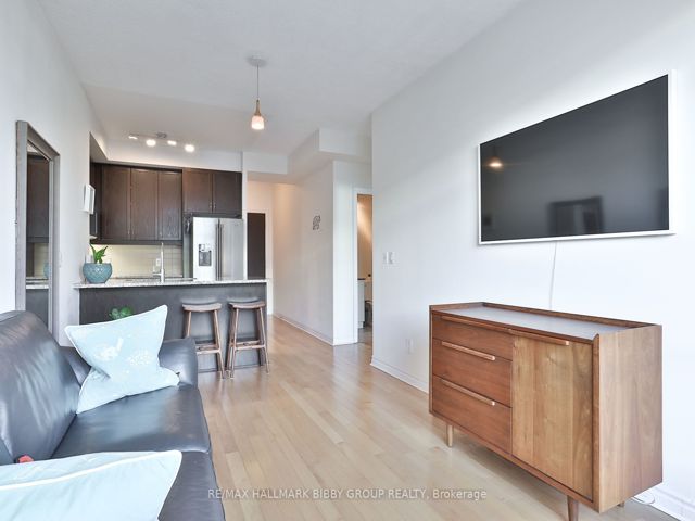 814 - 1135 Royal York Rd