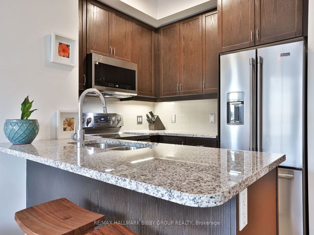 814 - 1135 Royal York Rd