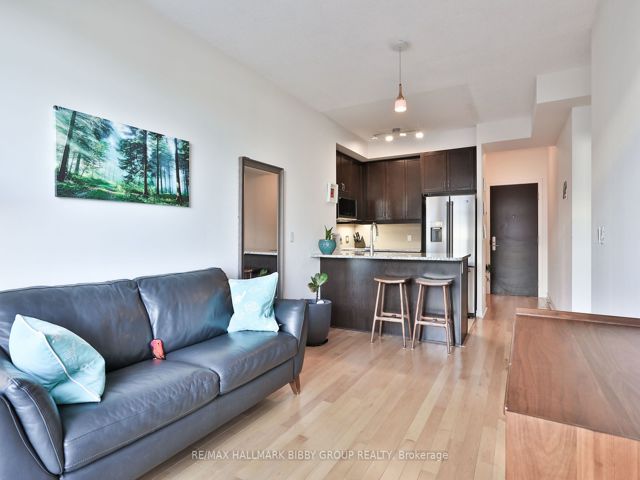 814 - 1135 Royal York Rd