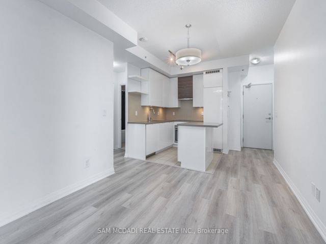 306 - 59 Annie Craig Dr
