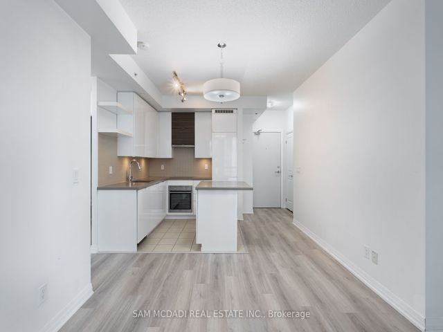 306 - 59 Annie Craig Dr