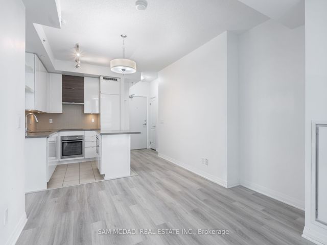 306 - 59 Annie Craig Dr
