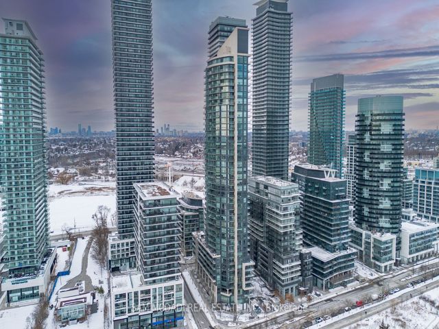 306 - 59 Annie Craig Dr