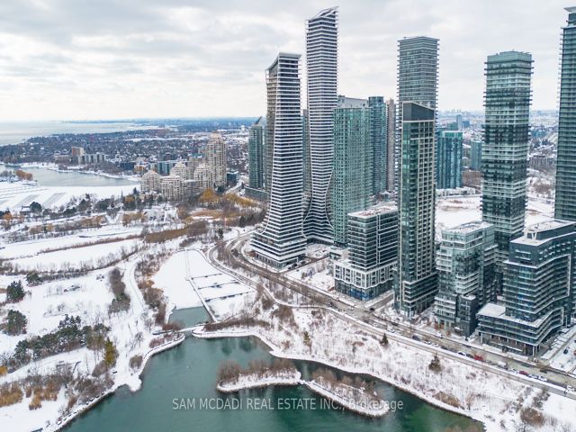 306 - 59 Annie Craig Dr
