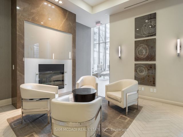 306 - 59 Annie Craig Dr