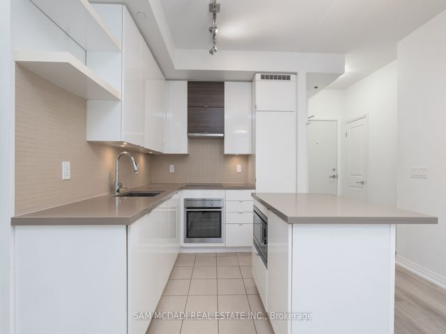 306 - 59 Annie Craig Dr