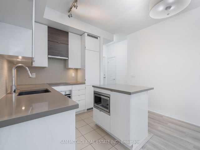 306 - 59 Annie Craig Dr