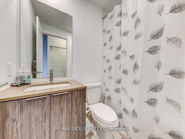 415 - 70 Annie Craig Dr