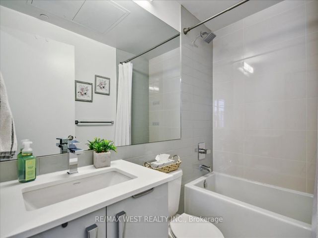 731 - 26 Gibbs Rd