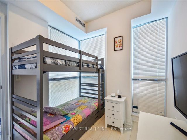 731 - 26 Gibbs Rd