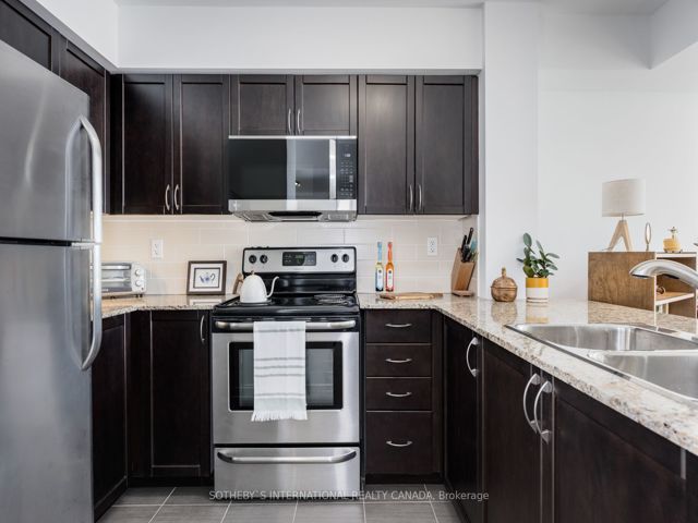 812 - 816 Lansdowne Ave