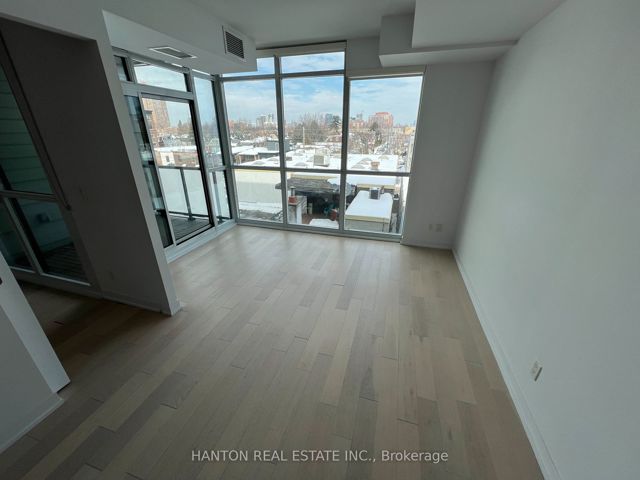 506 - 36 Howard Park Ave