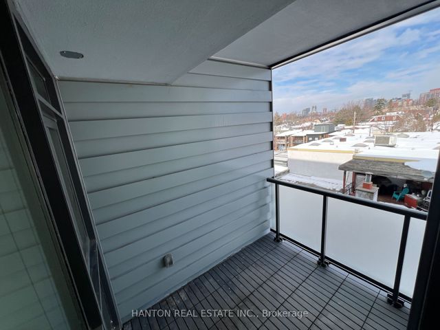506 - 36 Howard Park Ave