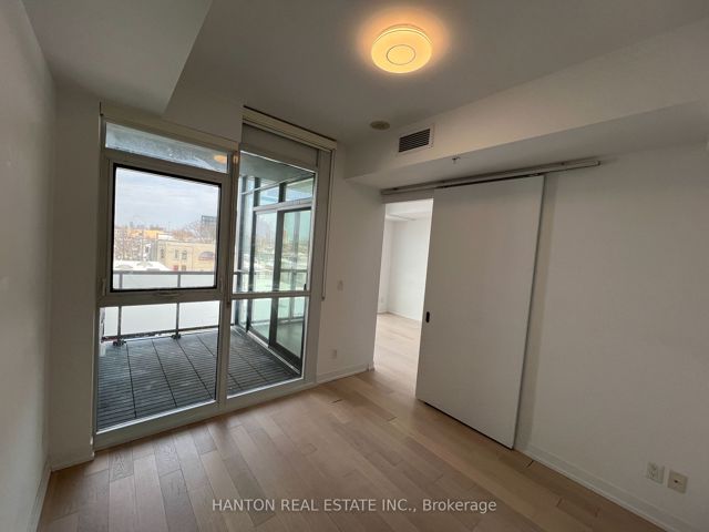 506 - 36 Howard Park Ave