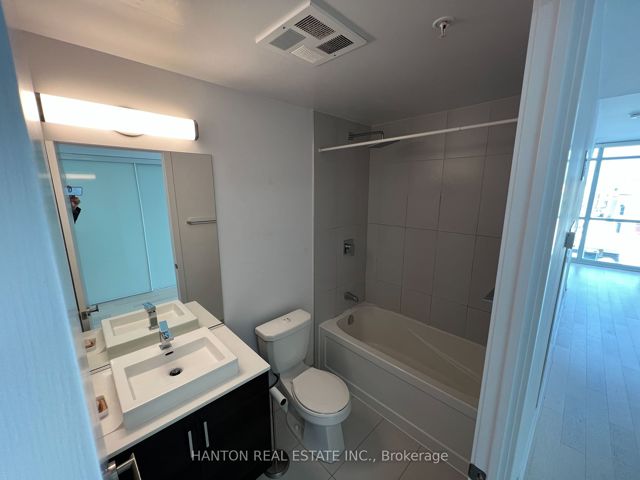 506 - 36 Howard Park Ave