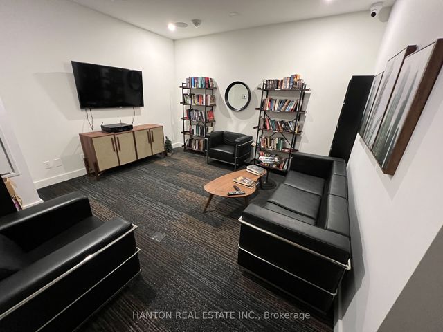 506 - 36 Howard Park Ave