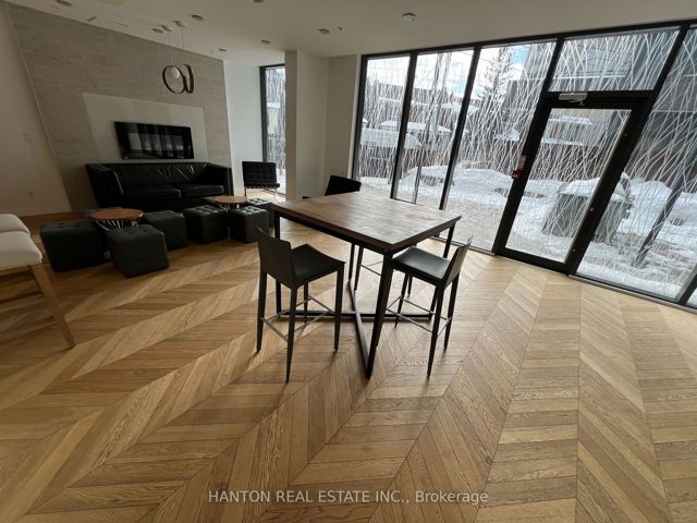 506 - 36 Howard Park Ave