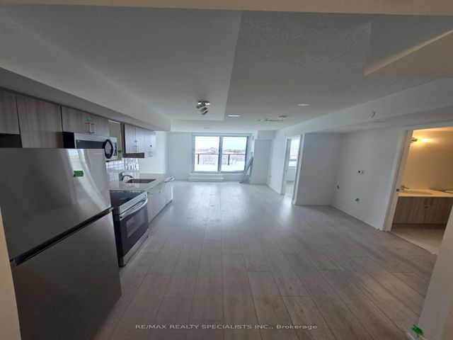 809 - 556 Marlee Ave