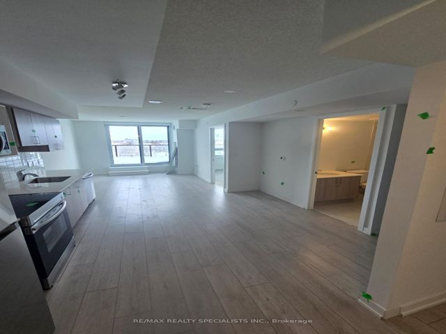 809 - 556 Marlee Ave