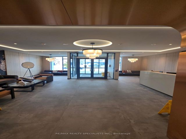 809 - 556 Marlee Ave
