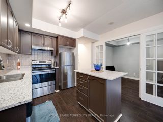 1915 - 5233 Dundas St W