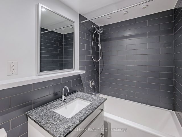 413 - 160 Flemington Rd