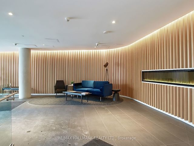413 - 160 Flemington Rd