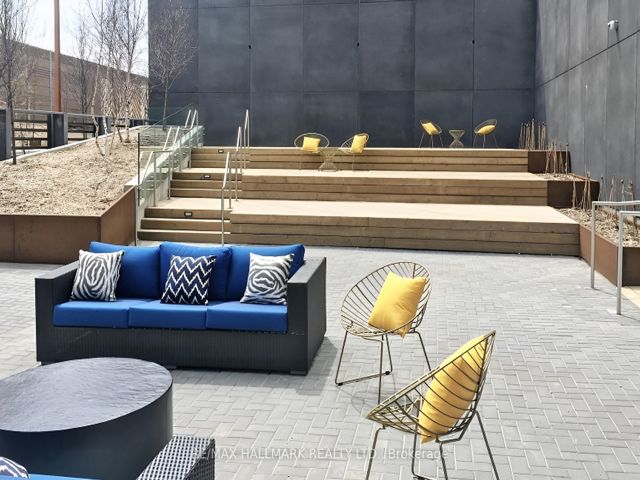 413 - 160 Flemington Rd