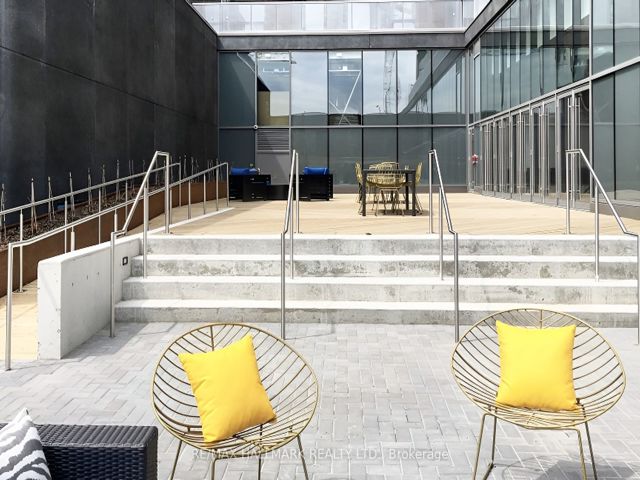 413 - 160 Flemington Rd